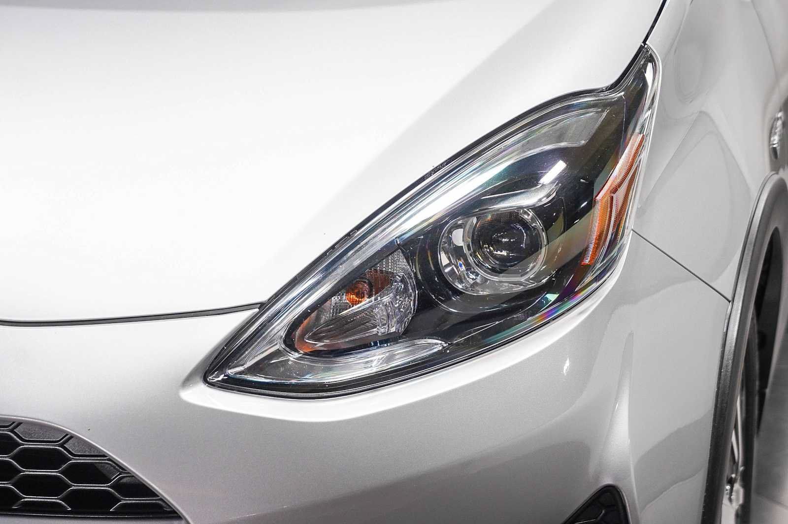 Certified 2019 Toyota Prius C FWD image 8