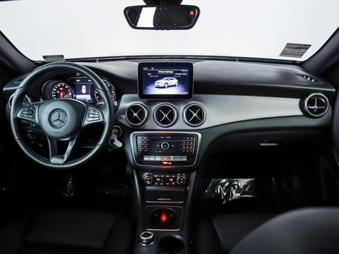 Used 2020 Mercedes-Benz GLA 250 4MATIC image 9