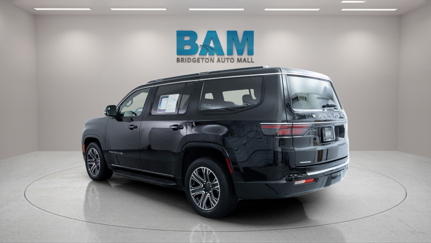 Used 2023 Jeep Wagoneer Series II AWD/4WD image 5