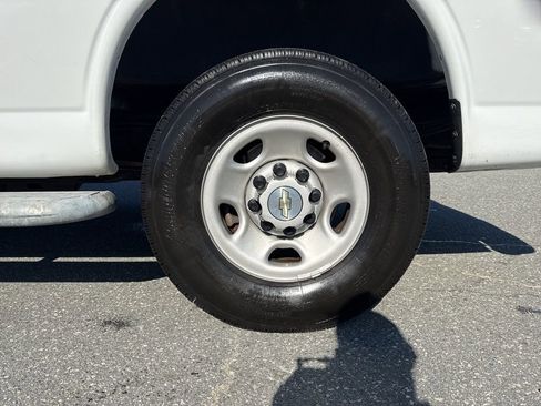 Used 2023 Chevrolet Express 2500 w/ Driver Convenience Package image 22