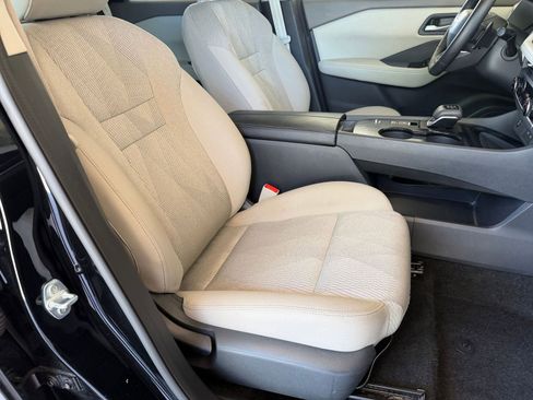 Used 2025 Nissan Rogue SV FWD image 37