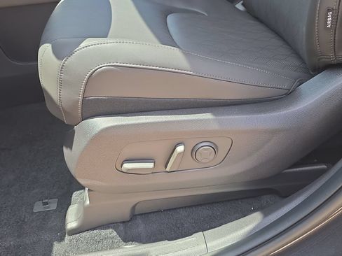 New 2027 Kia Carnival FWD image 21