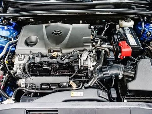 Certified 2020 Toyota Camry SE image 28