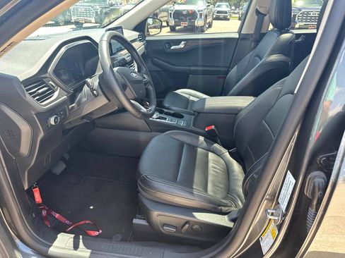 Used 2020 Ford Escape Titanium AWD/4WD image 5