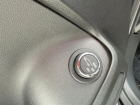 Used 2023 Chevrolet TrailBlazer RS w/ Sun and Liftgate Package image 27