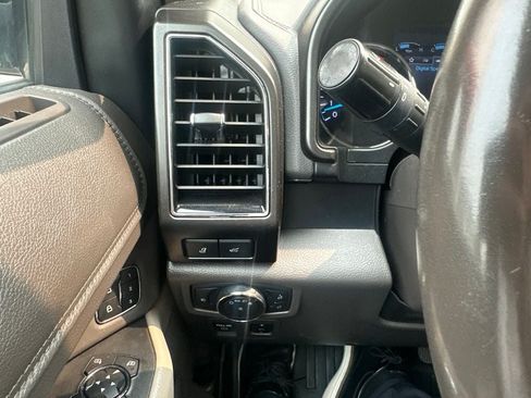 Used 2019 Ford Expedition Limited w/ Equipment Group 302A AWD/4WD image 15