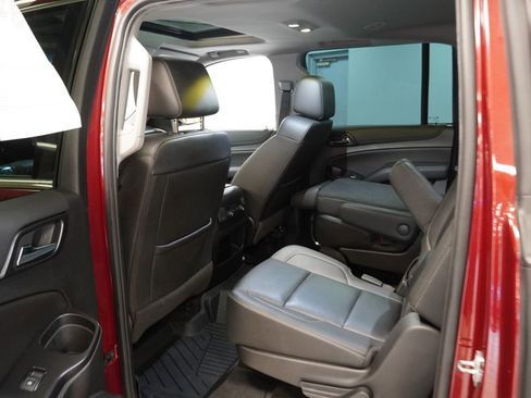 Used 2018 Chevrolet Suburban LT AWD/4WD image 19