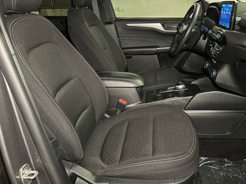 Used 2025 Ford Escape Active AWD/4WD image 8