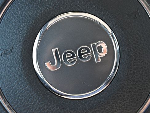 Used 2018 Jeep Wrangler Unlimited Sport S AWD/4WD image 32