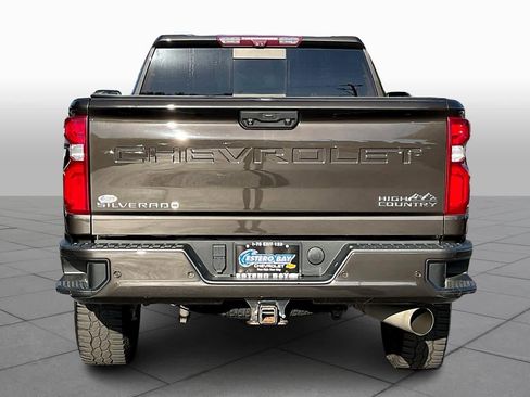 Used 2021 Chevrolet Silverado 2500 High Country w/ Z71 Off-Road Package image 4