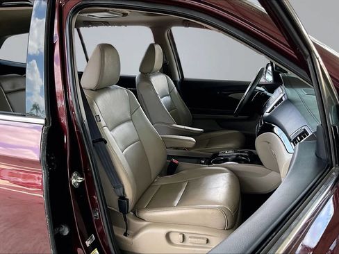 Used 2016 Honda Pilot Touring image 27
