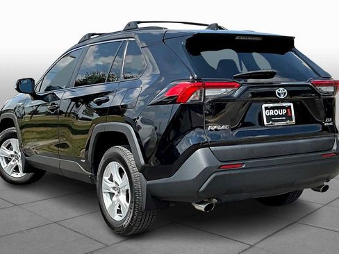 Used 2021 Toyota RAV4 XLE image 11