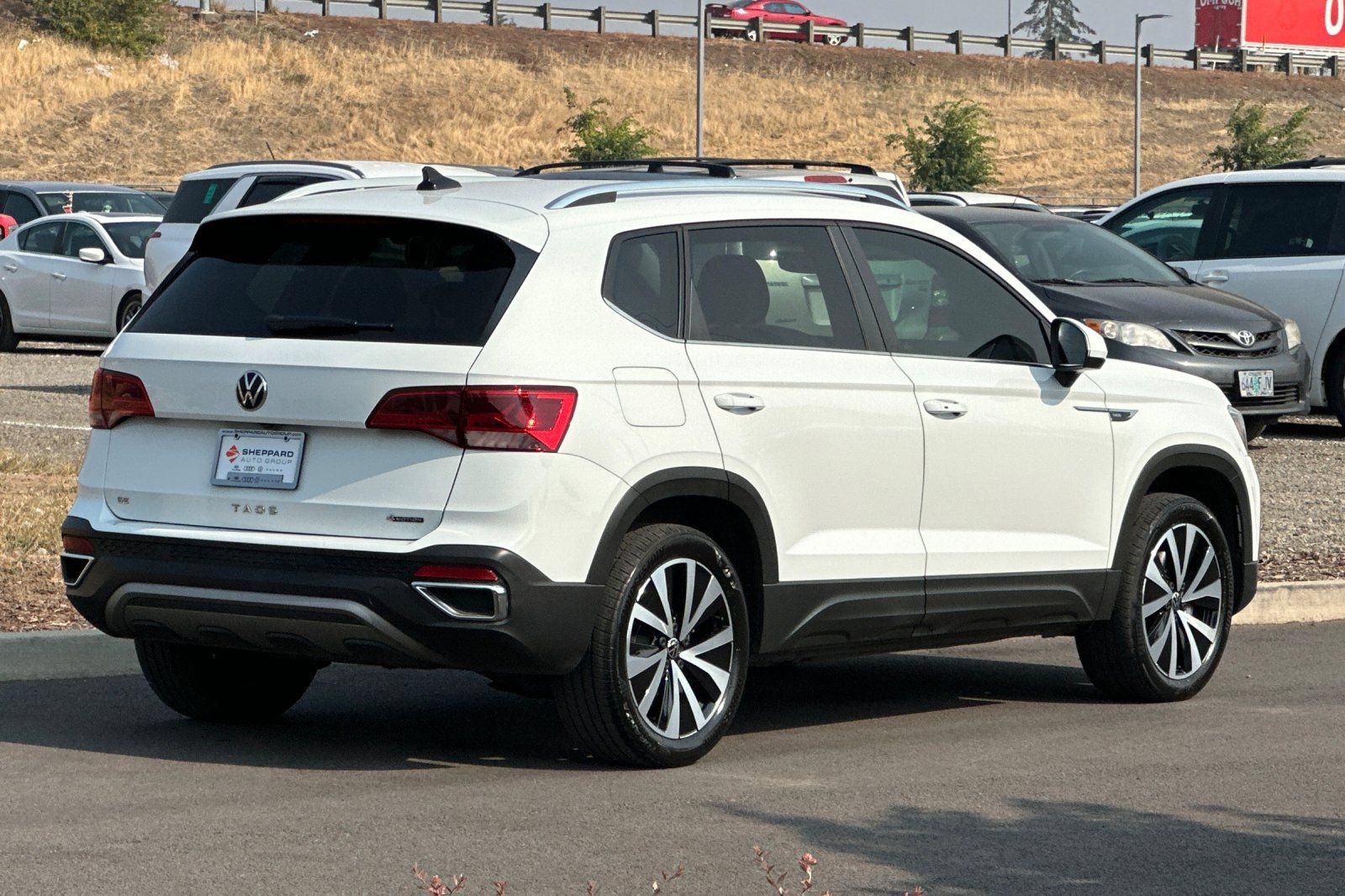 Used 2022 Volkswagen Taos SE AWD/4WD image 3