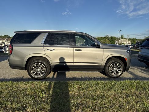 Used 2022 Chevrolet Tahoe LT w/ LT Signature Package image 11