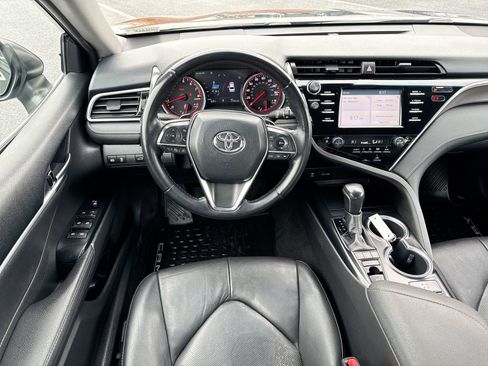 Used 2018 Toyota Camry XSE image 15