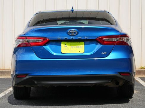 Used 2019 Toyota Camry LE FWD image 10