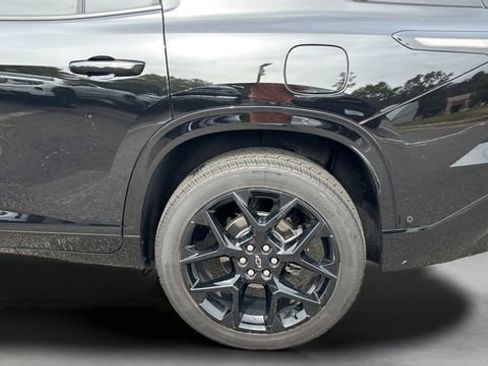 Used 2024 Chevrolet Traverse RS image 28