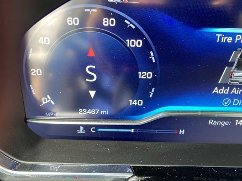 Used 2024 Chevrolet Silverado 1500 LT AWD/4WD image 11