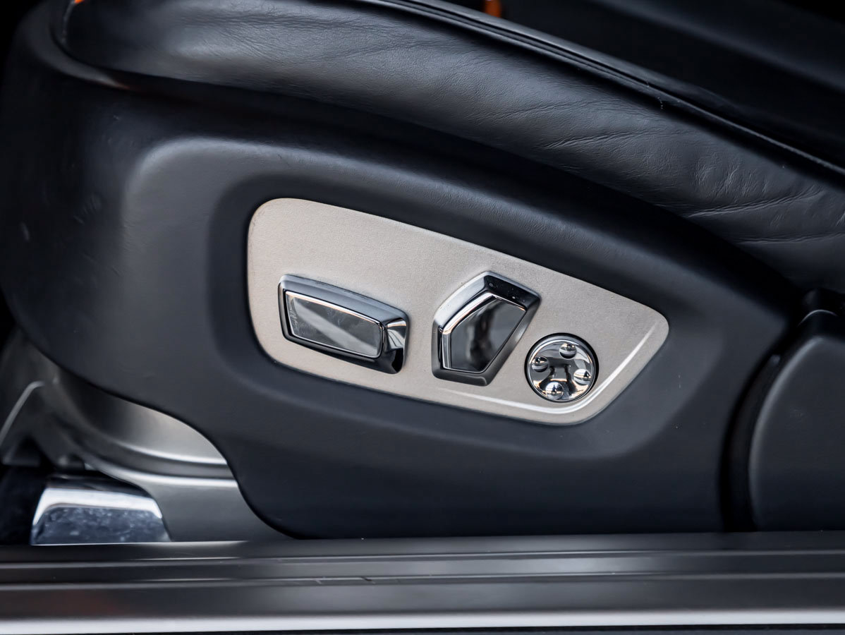 Certified 2018 Rolls-Royce Dawn RWD image 21