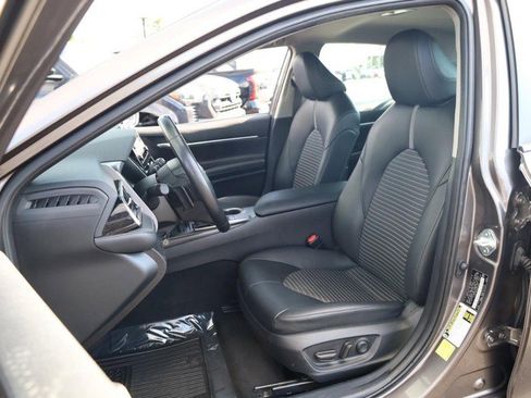 Used 2024 Toyota Camry SE image 8