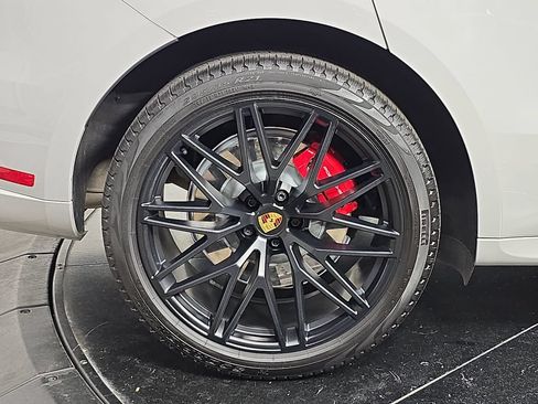 Certified 2025 Porsche Macan GTS AWD/4WD image 29