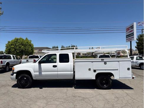Used 2005 GMC Sierra 3500 SLE w/ Heavy-Duty Power Package RWD image 22