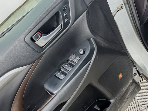 Used 2019 Toyota Highlander Limited image 17