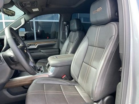 Certified 2024 Chevrolet Silverado 3500 High Country w/ High Country Premium Package AWD/4WD image 13