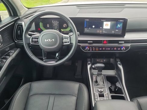 Used 2025 Kia Sorento S w/ Panoramic Sunroof Package FWD image 16