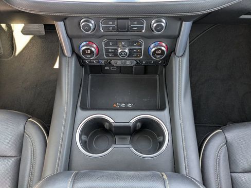 Used 2022 GMC Yukon SLT w/ SLT Luxury Package image 23