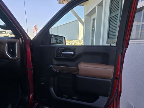 Used 2021 Chevrolet Silverado 1500 High Country image 16
