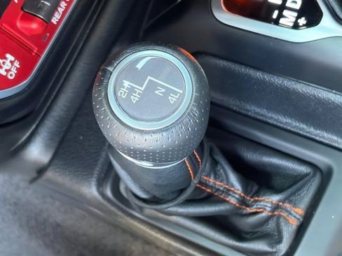 Used 2021 Jeep Gladiator Mojave AWD/4WD image 31