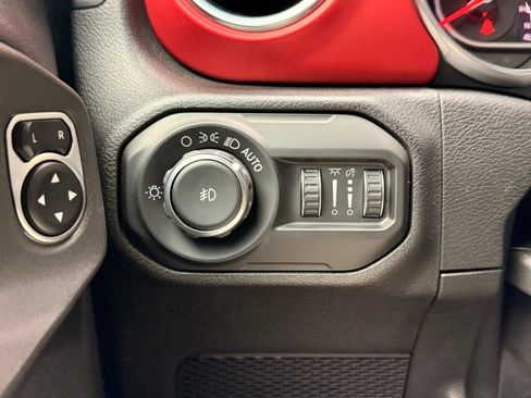 Used 2020 Jeep Wrangler Unlimited Rubicon AWD/4WD image 22