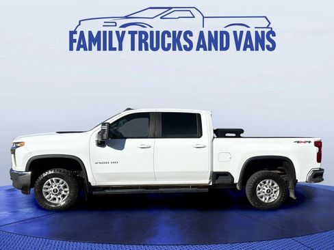 Used 2023 Chevrolet Silverado 2500 LT w/ Convenience Package image 2