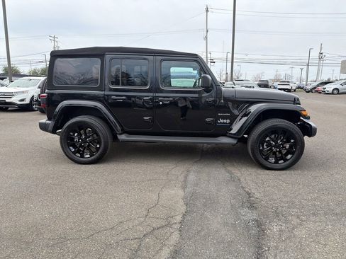 Used 2023 Jeep Wrangler Unlimited Sahara w/ Cold Weather Group image 7