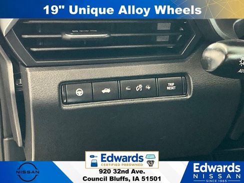 Used 2024 Nissan Altima 2.5 SL AWD/4WD image 25