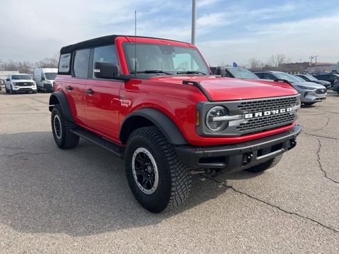 Certified 2023 Ford Bronco Badlands w/ Sasquatch Package image 3