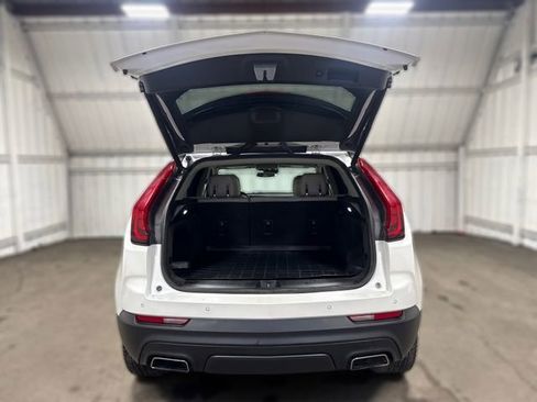 Used 2023 Cadillac XT4 Luxury w/ Cold Weather Package image 5