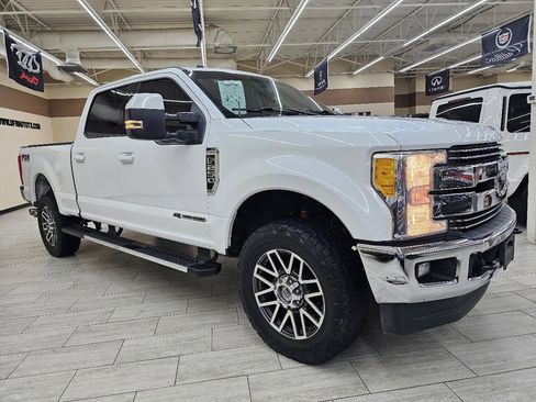 Used 2017 Ford F250 Lariat w/ Lariat Value Package image 4