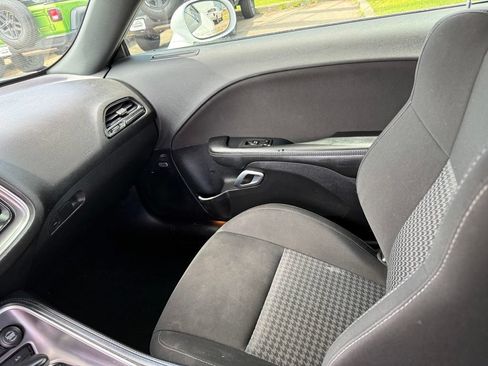 Used 2021 Dodge Challenger GT RWD image 33