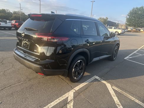 Certified 2024 Nissan Rogue SV w/ SV Premium Package FWD image 5