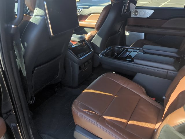 Used 2023 Lincoln Navigator L Reserve AWD/4WD image 22