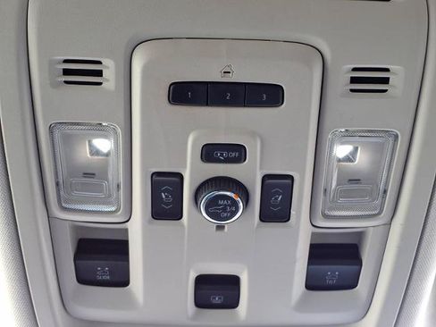 Used 2021 GMC Yukon Denali w/ Denali Premium Package RWD image 18
