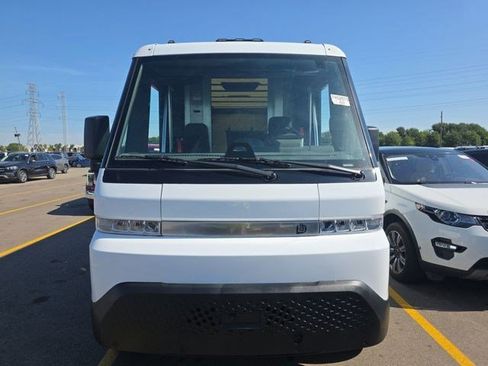Used 2024 Chevrolet Brightdrop 600 w/ Commercial Equipment Package AWD/4WD image 2
