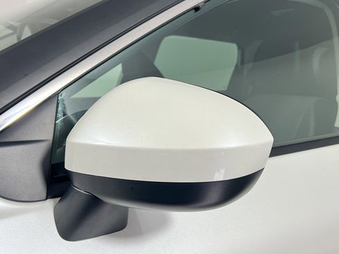 Used 2023 Nissan Rogue SV image 12