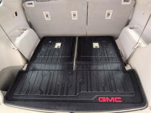 Used 2021 GMC Acadia Denali w/ Denali Technology Package image 35