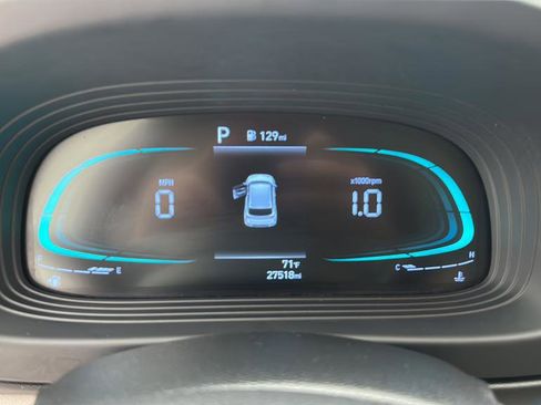 Used 2025 Hyundai Venue SEL FWD image 17