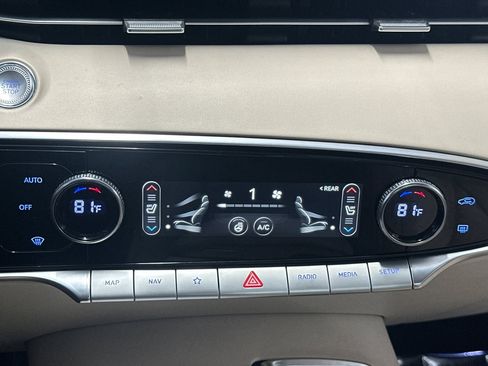 Used 2023 Genesis GV70 2.5T w/ Select Package image 22