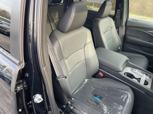 Used 2024 Honda Passport EX-L image 28