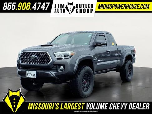 Used 2018 Toyota Tacoma TRD Sport image 1